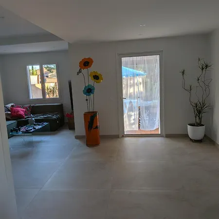 Climatisée Au Calme, 3 Chambres, 2 Sdb Villa